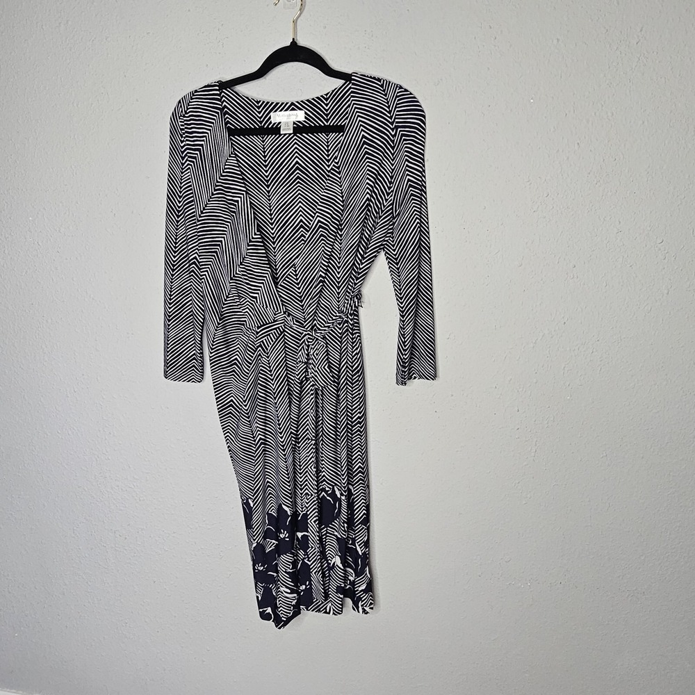 Motherhood Maternity Wrap Dress Navy Blue White Chevron Floral S 3/4 Sleeve
